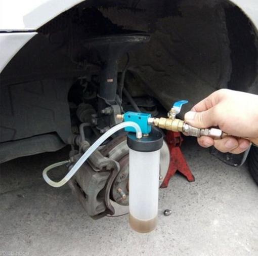 Brake Fluid Exchange image