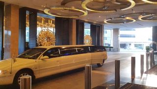 WHITE STATESMAN CAPRICE